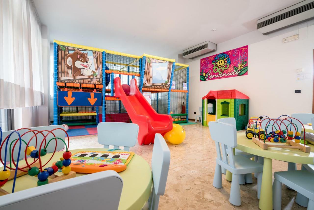 Hotel Relax Family & Spa San Benedetto del Tronto Exterior photo